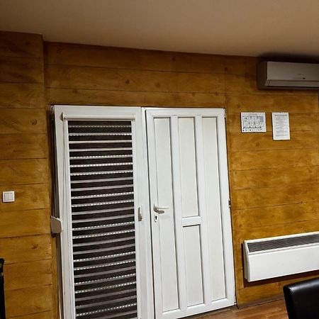 Apartments Vila Brzi & Beka Šabac エクステリア 写真
