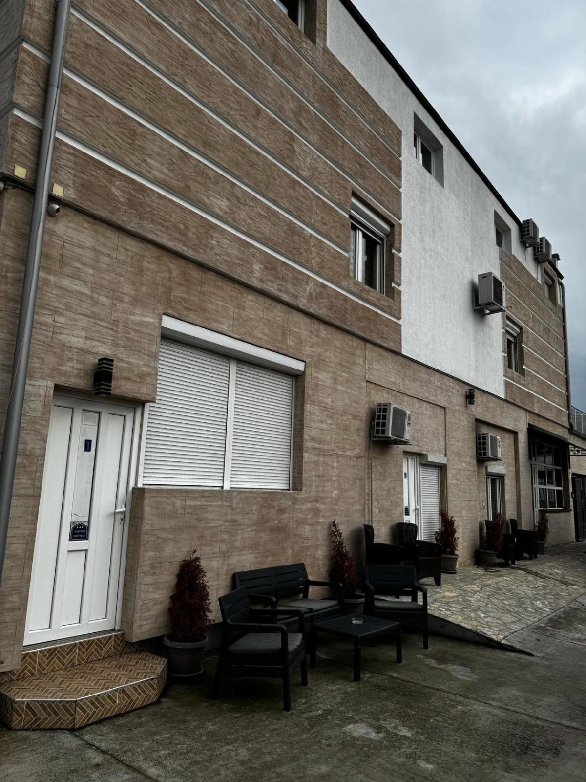 Apartments Vila Brzi & Beka Šabac エクステリア 写真
