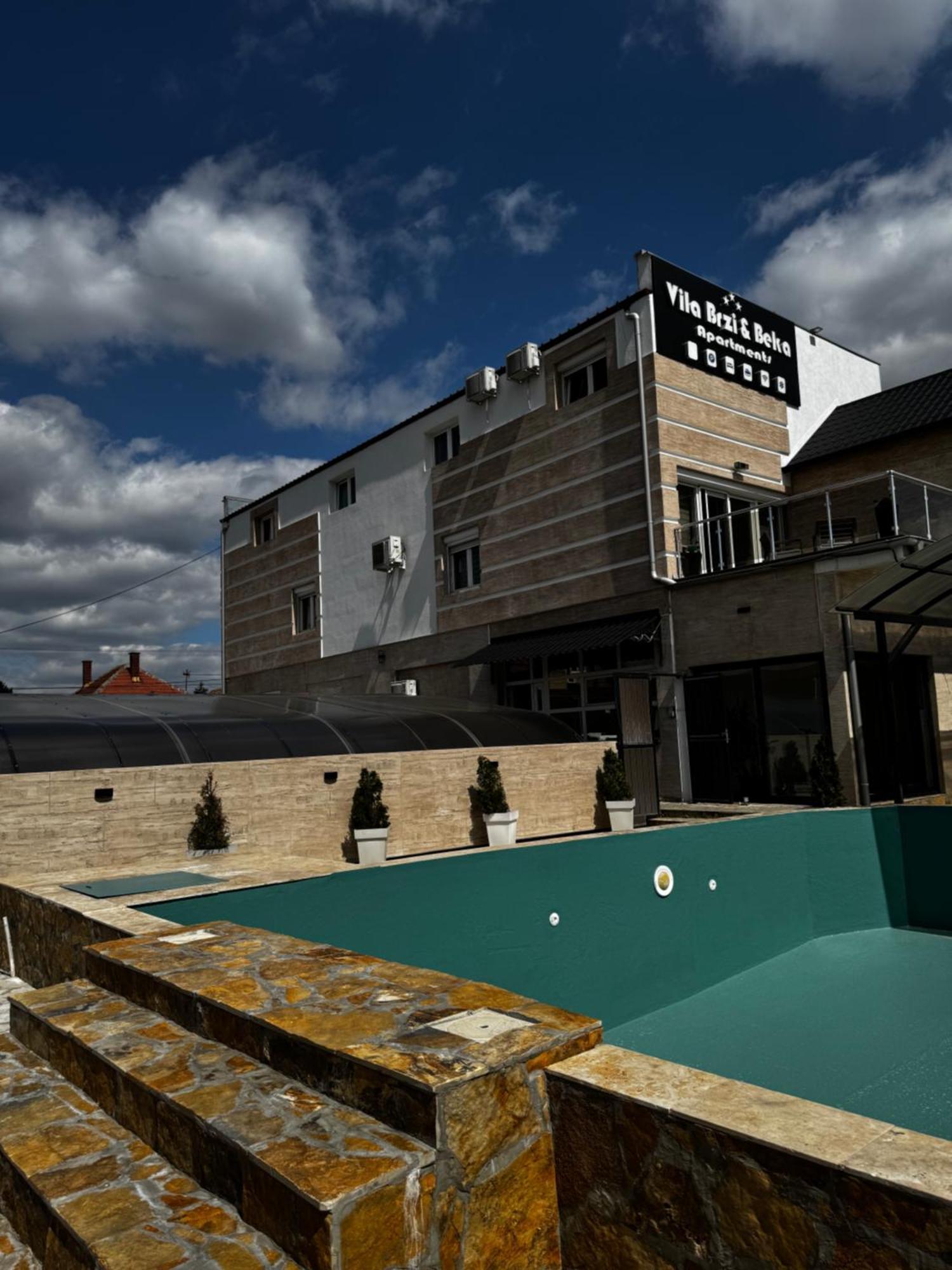 Apartments Vila Brzi & Beka Šabac エクステリア 写真